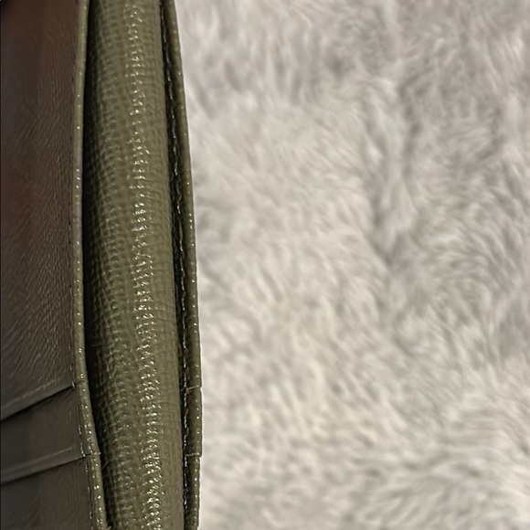 MCM Unisex Green Leather Wallet Compact Design - Picture 9 of 10